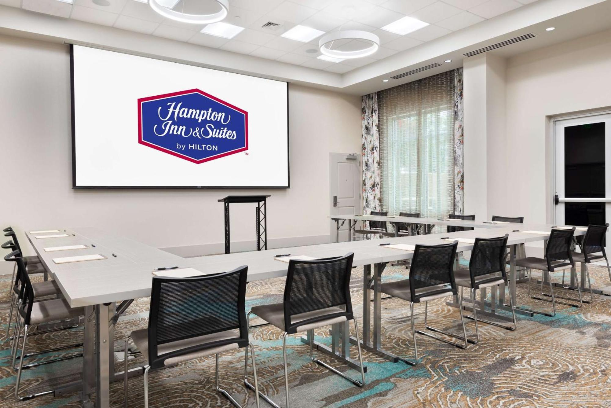 Hampton Inn & Suites Atlanta Buckhead Place Екстериор снимка