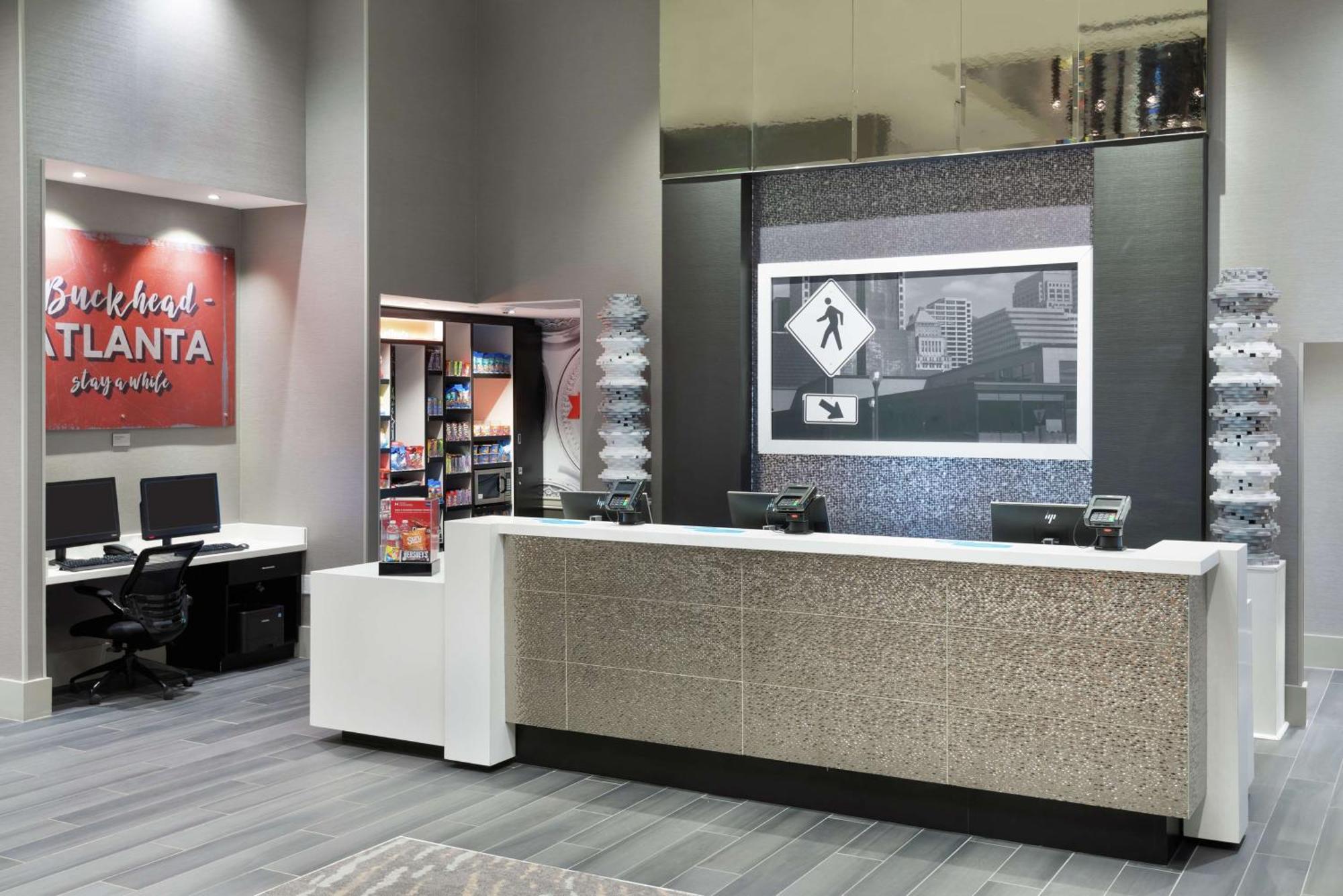 Hampton Inn & Suites Atlanta Buckhead Place Екстериор снимка